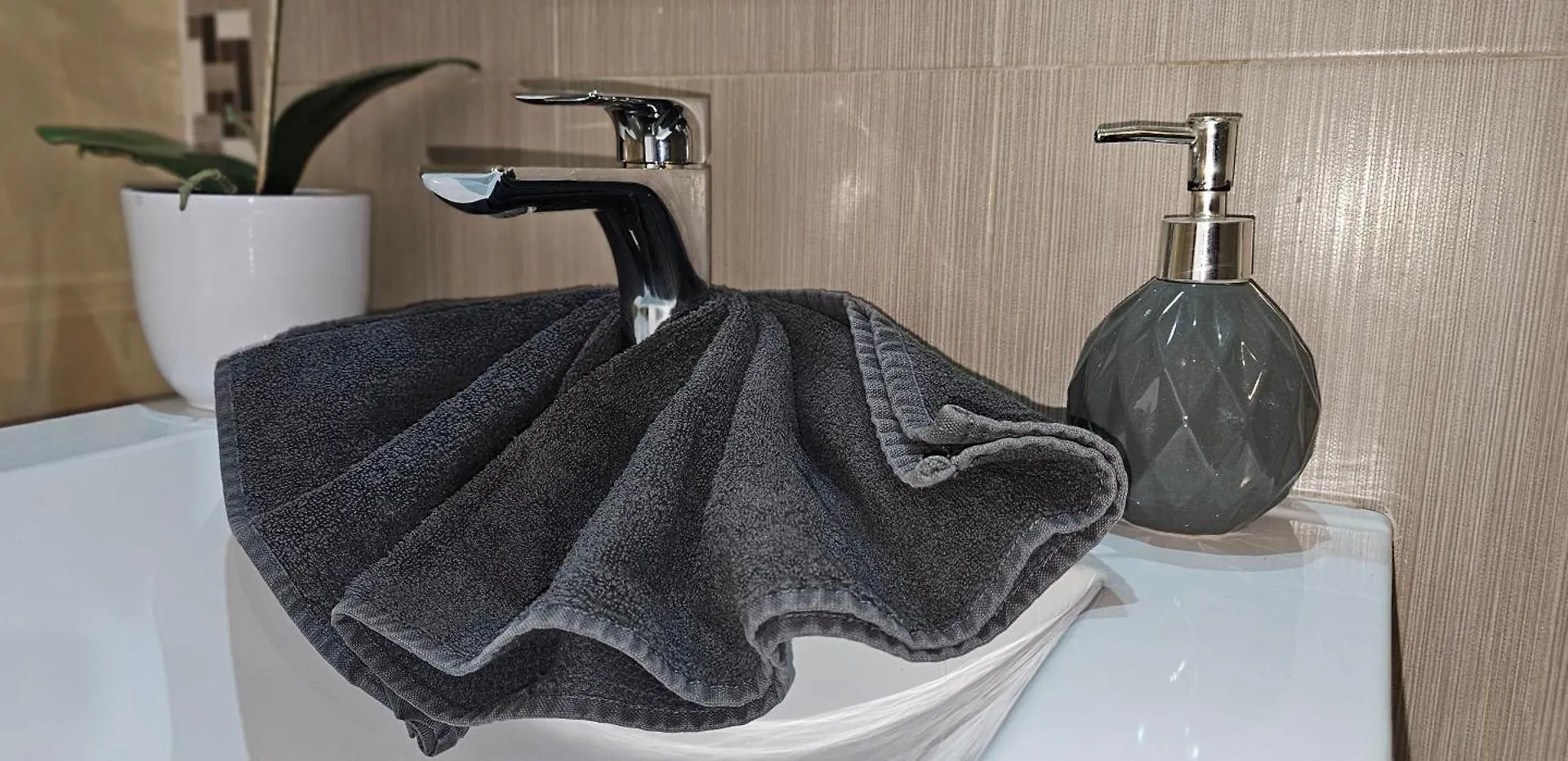Namaste Modern Elegance City Center Apartment By Namaste Elite Torremolinos