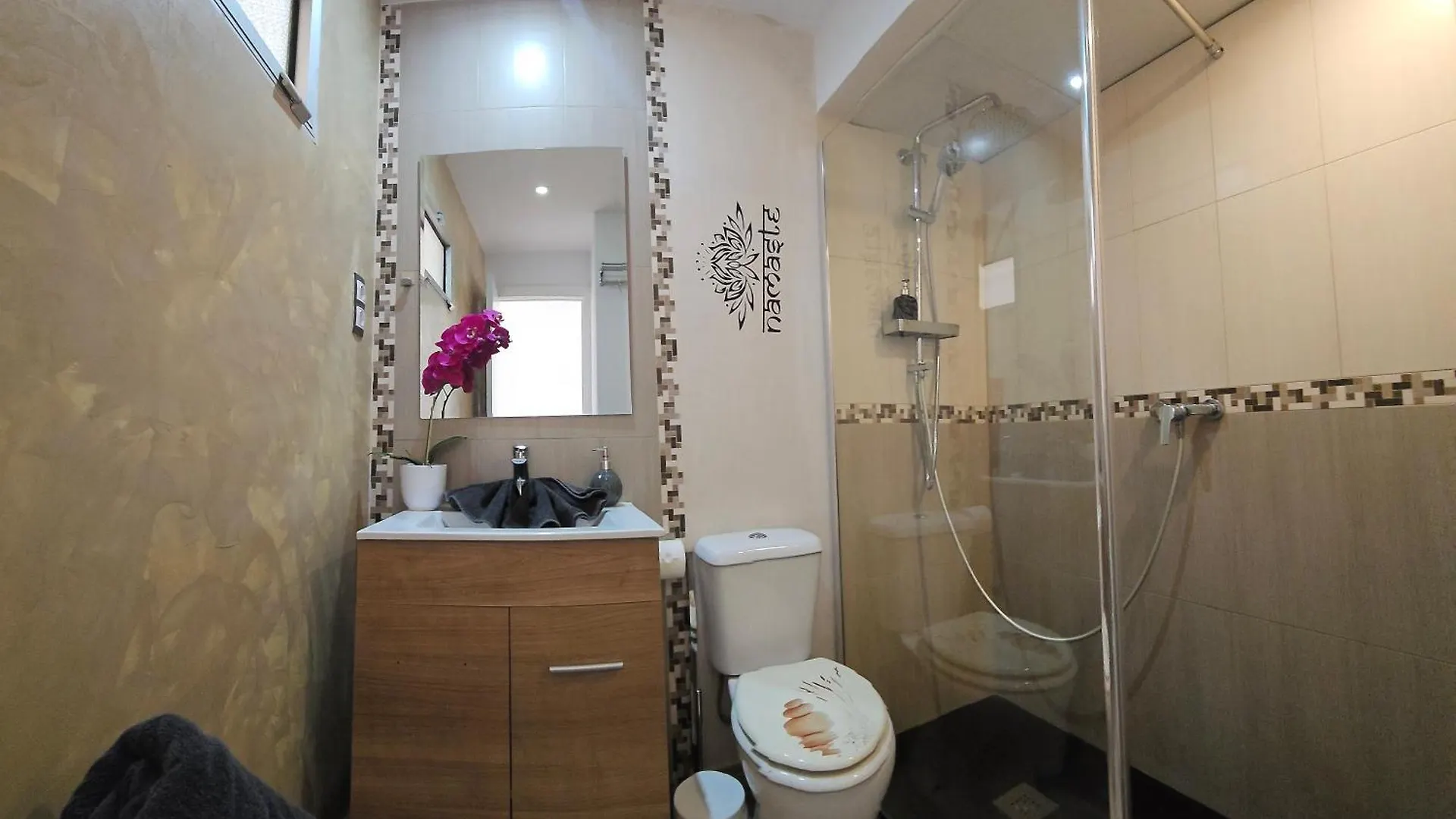 Namaste Modern Elegance City Center Apartment By Namaste Elite Torremolinos 0*,  Spain